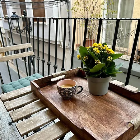Cozy In The Center Of Old Town Apartment